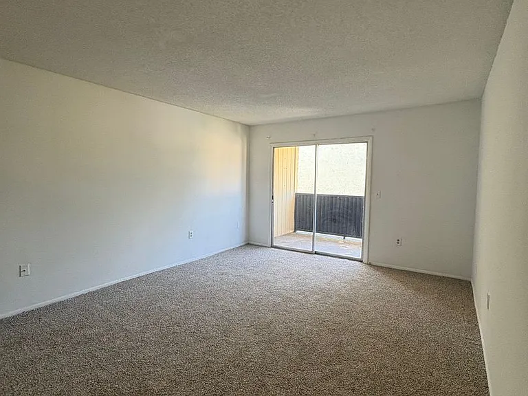 944 Lake Destiny Rd #E — Photo 5
