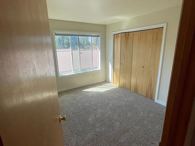 1300 N Brooklane St — Photo 16