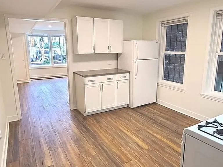 1121 W Drummond Pl #1 — Photo 9