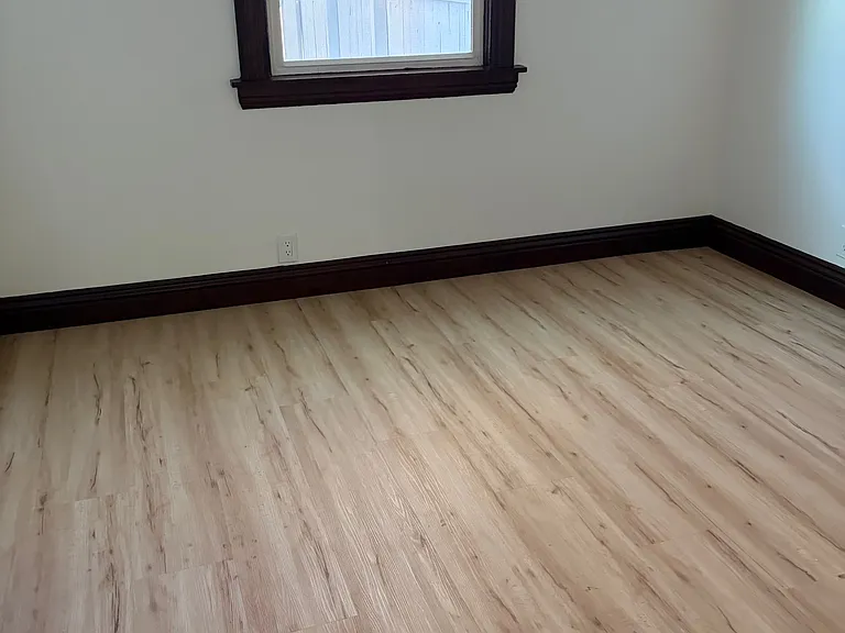 505 Rose Ave — Photo 9
