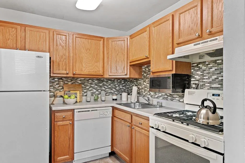 Gwynn Oaks Landing Apartments and Townhomes — Photo 4