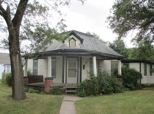 302 N Main St, Hillsboro, KS 67063