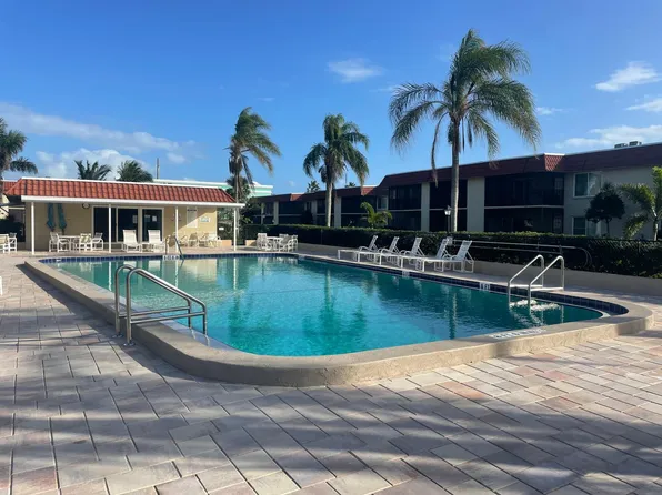 706 Saint Lucie Ln #706, Cocoa Beach, FL 32931