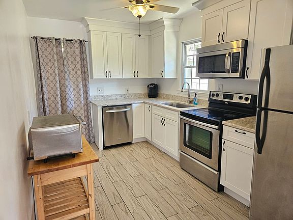 3rd image of 173 Nancy Dr SE