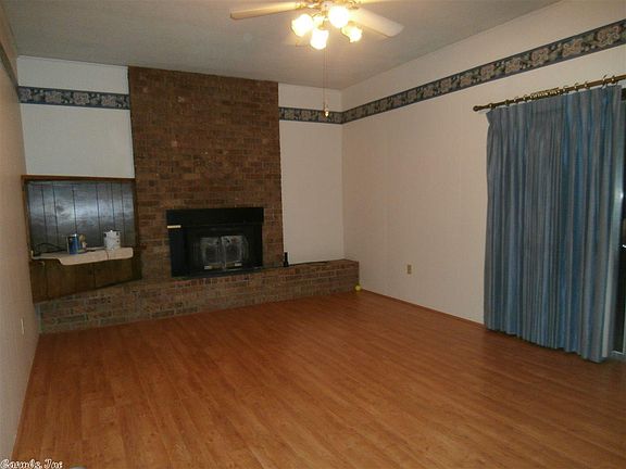 3rd image of 2409 Southgate Dr