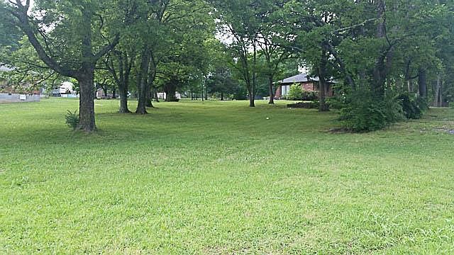 2nd image of 140 Greenwood Dr