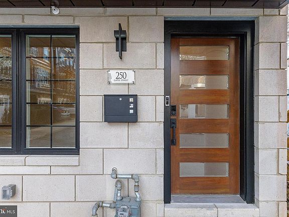 5th image of 250 Gate St