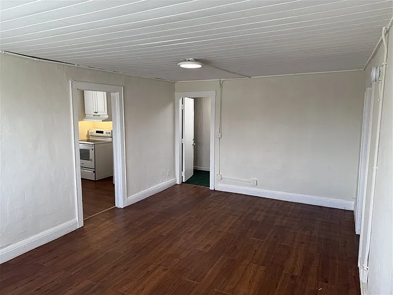 533 Plymouth Rd #4 — Photo 4