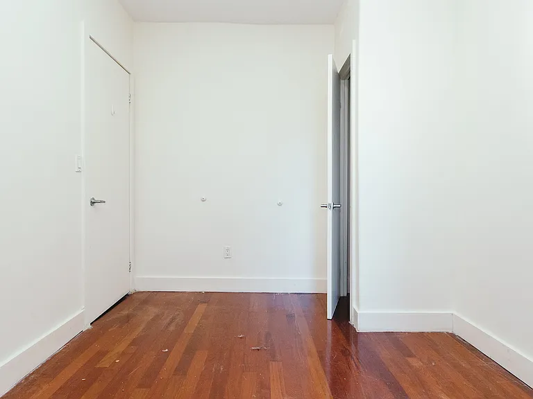 117 S 4th St #13 — Photo 11