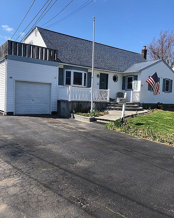1st image of 576 Center Dyre Ave