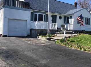 576 Center Dyre Ave, West Islip, NY 11795