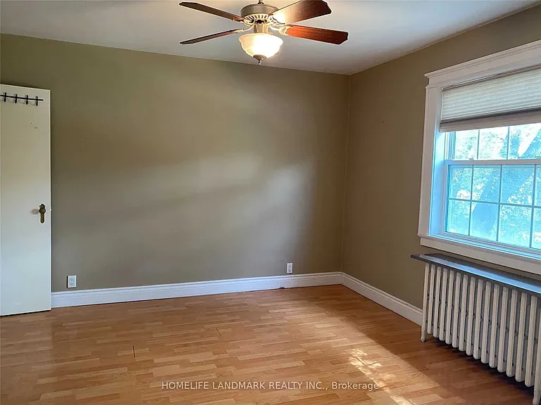 4 Sully Cres #UPPER — Photo 7
