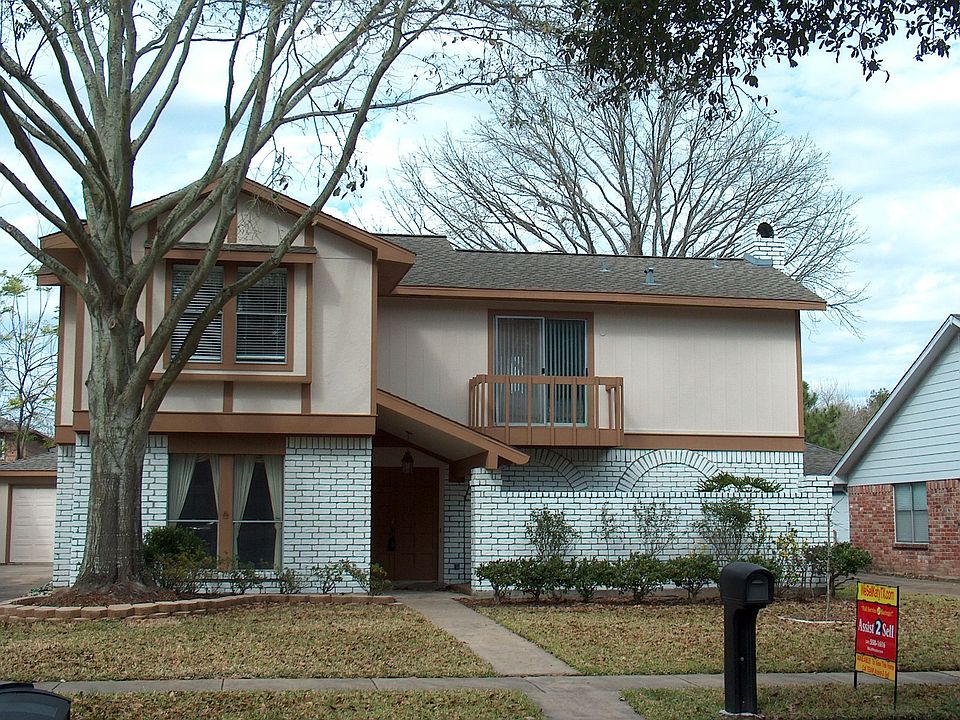 1st image of 21402 Park Mount Dr