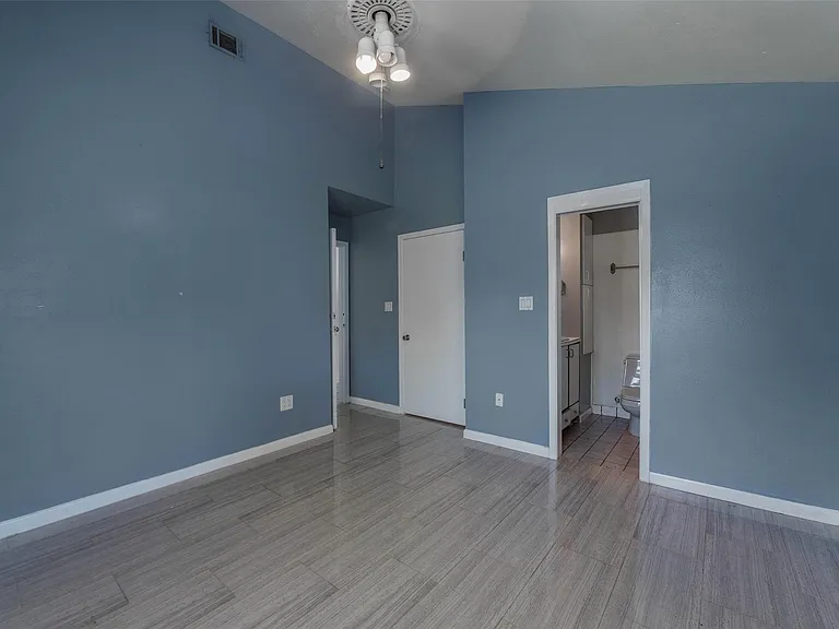 1208 Weyer St — Photo 28