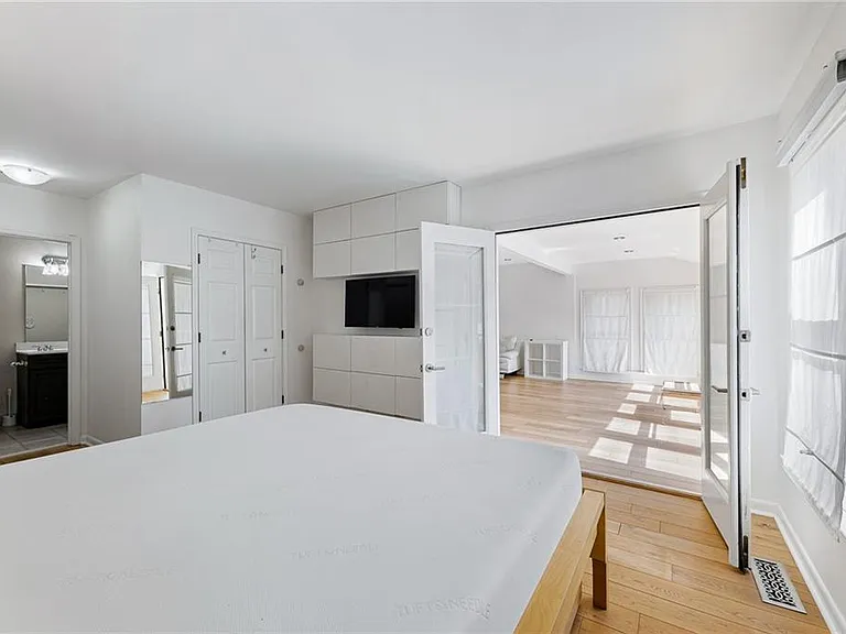 908 Lenox Hill Ct NE — Photo 12