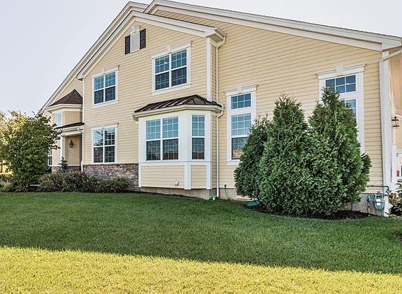 4th image of 41 Mineral Springs Ln