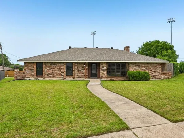 813 Oakbluff Dr, Lancaster, TX 75146