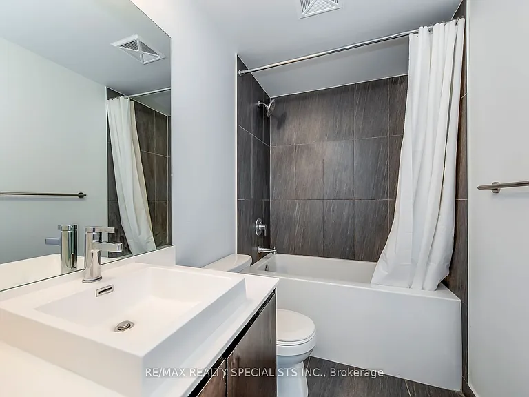 251 Manitoba St #914 — Photo 30