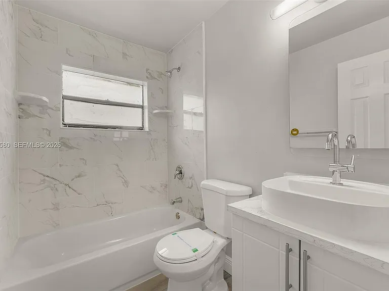 10379 NW 35th St #10379 — Photo 32