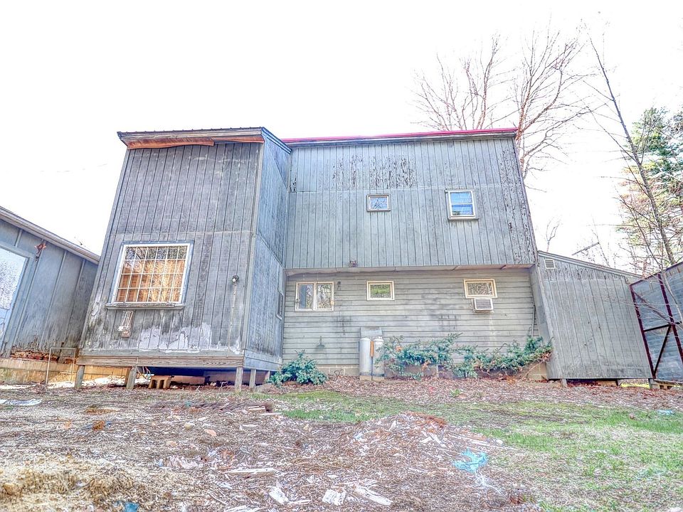 1st image of 319 Main St