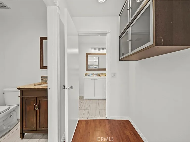 22117 Burbank Blvd #5 — Photo 33