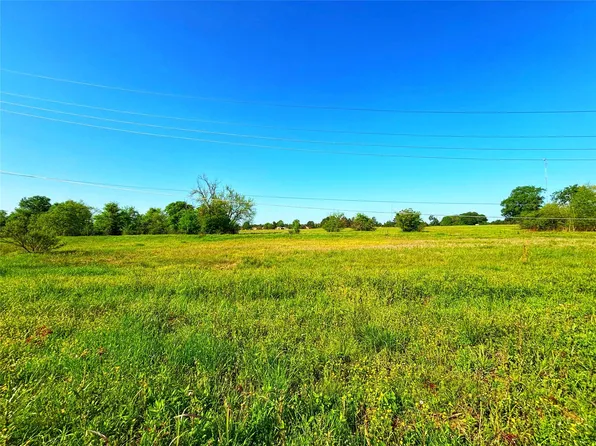 3 Hooks St, Crockett, TX 75835