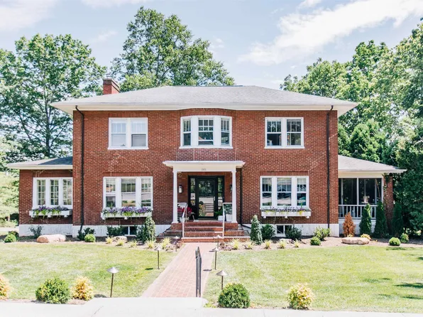 801 Draper Rd SW, Blacksburg, VA 24060