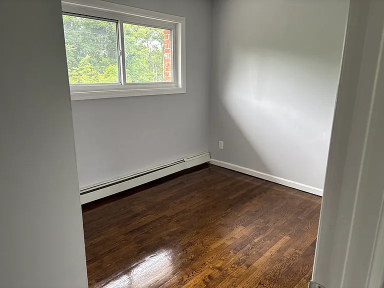 16 Gwynne Ln — Photo 4