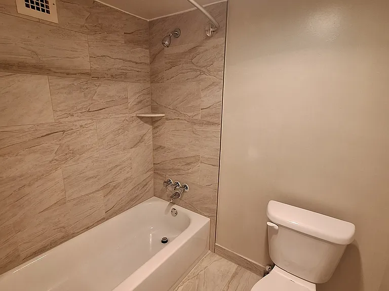 Claridge House — Photo 115