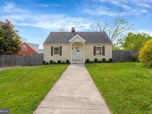 6825 Kincaid Ave, Falls Church, VA 22042