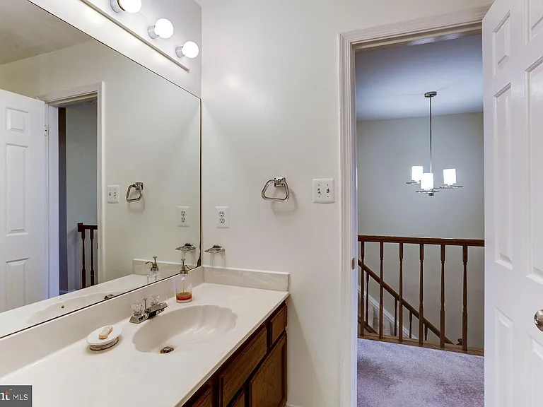 6069 Crown Royal Cir — Photo 21