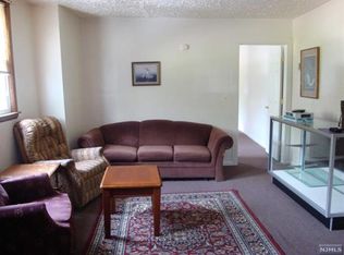 399 Lake Shore Dr, Hewitt, NJ 07421