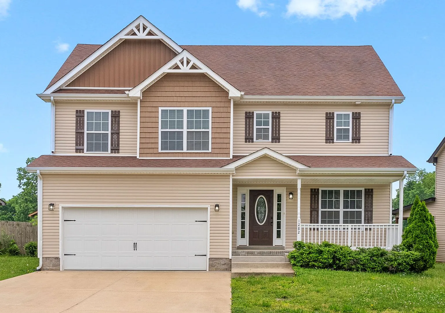 Pet Friendly Four Bedroom! — Photo 1