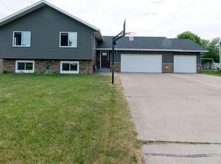 612 Skyview Ave, Cameron, WI 54822
