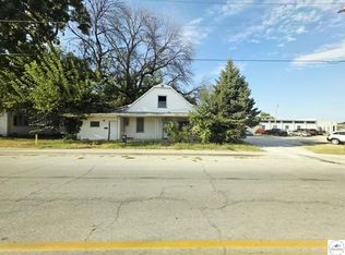 209 W Ohio St, Clinton, MO 64735