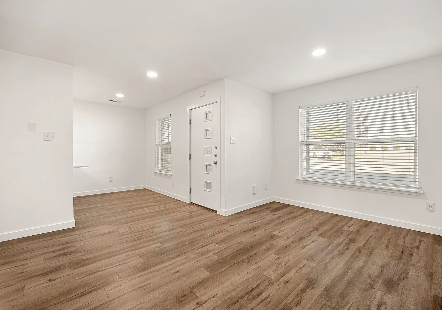 Updated North Austin Condo with Modern Finishes & Community Amenities — Photo 4