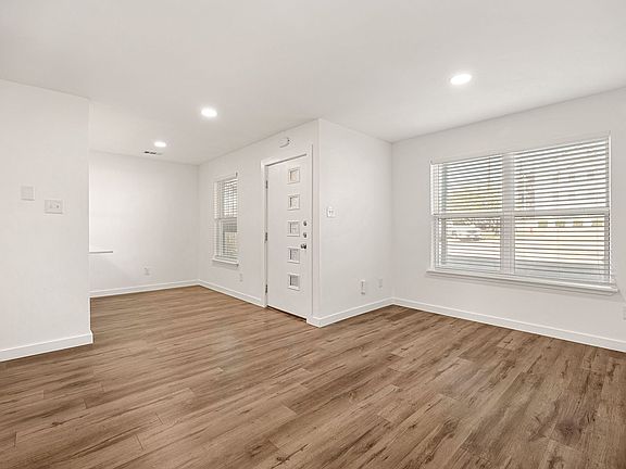 4th image of 6409 Burns St #106