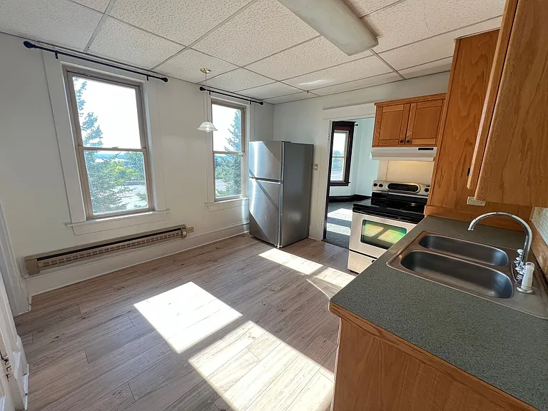 910 N 22nd Ave W #2 — Photo 4