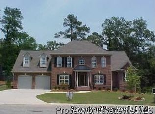 175 S Churchill Dr, Fayetteville, NC 28303
