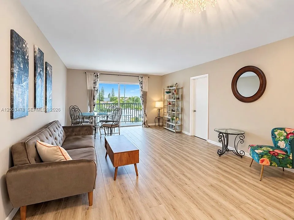 215 SE 3rd Ave #306C