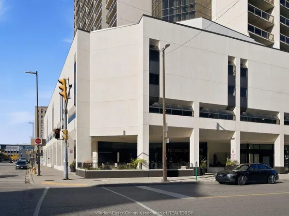 150 Park St W, Windsor, ON