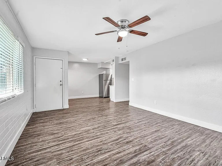 1518 W Colter St #5 — Photo 4