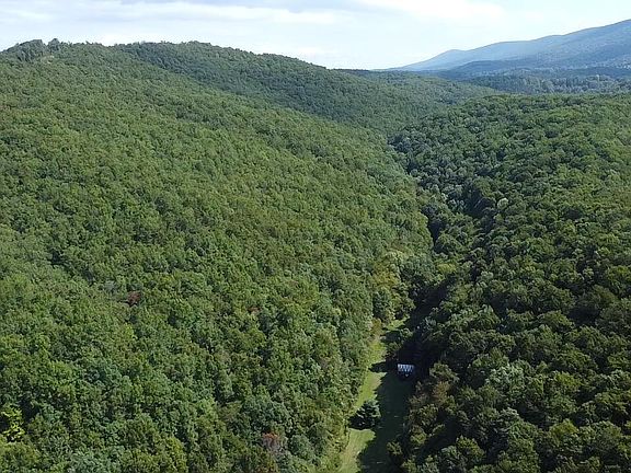 3rd image of 345 Panther Run Rd
