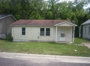 704 Olive St, New Haven, MO 63068