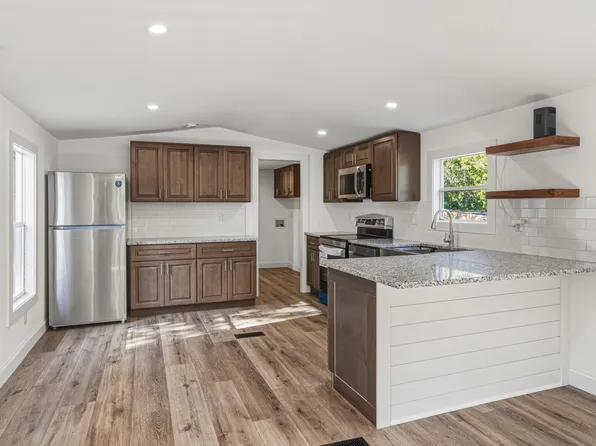4249 Barlow Rd, Crestview, FL 32536