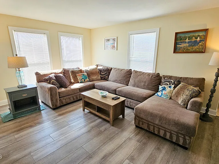 105 Peter Rd — Photo 7