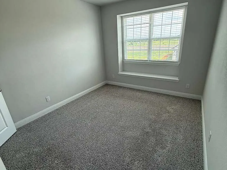 517 Lana Dr — Photo 5