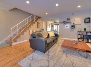 886 Swiss Trl, Duarte, CA 91010