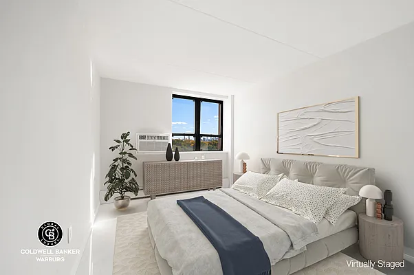 Rented by Coldwell Banker Warburg | media 2