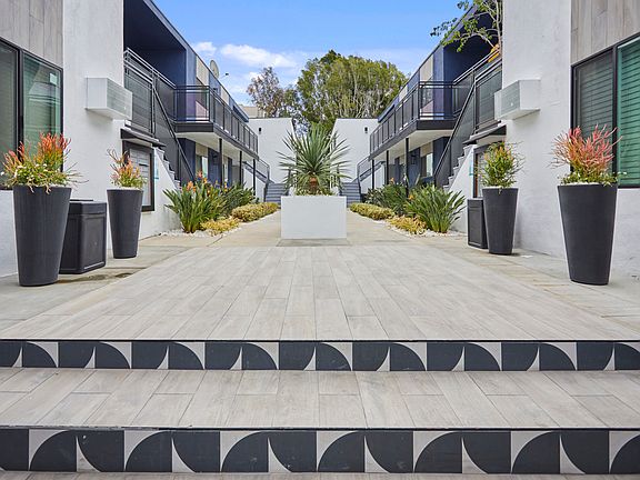 5th image of 1300 N Curson Ave #1